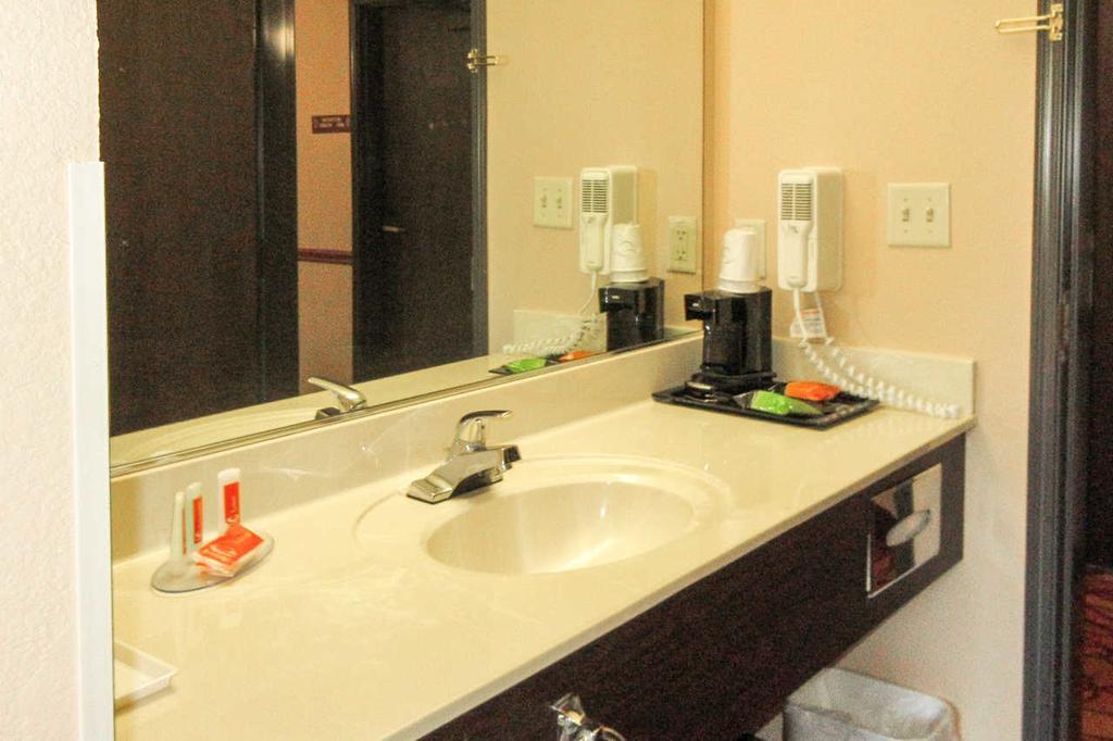 Econo Lodge Inn & Suites Ripley Quarto foto